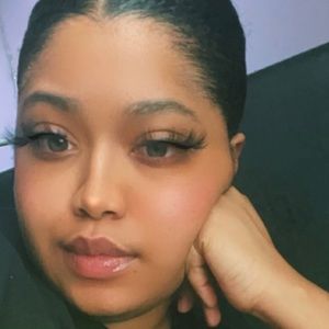 Meet your Posher, Jazmine